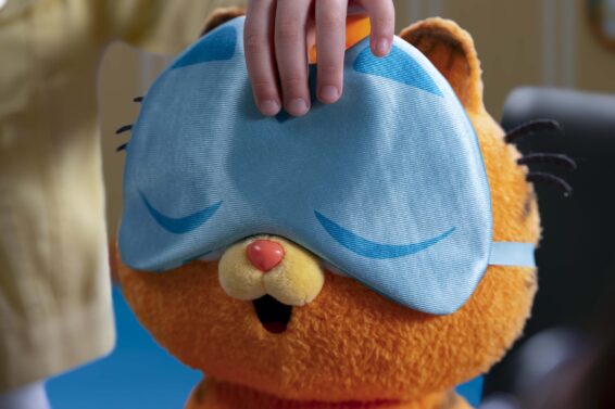 931615.008_Animagic_Garfield_Lifestyle_11 Animagic Baby Garfield 10'' Feature Plush
