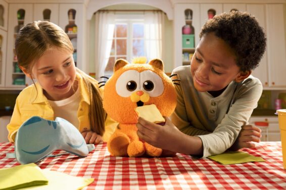931615.008_Animagic_Garfield_Lifestyle_9 Animagic Baby Garfield 10'' Feature Plush